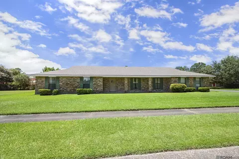 122 Crescent Place Dr, Donaldsonville, LA 70346