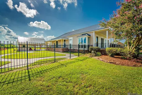 Exterior - 15045 E Main St, Cut Off, LA 70345 photo 1 of 1