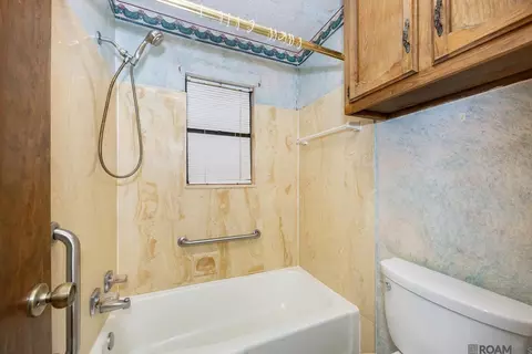 Bath - 14913 Crystal Dr, Pride, LA 70770 photo 2 of 4