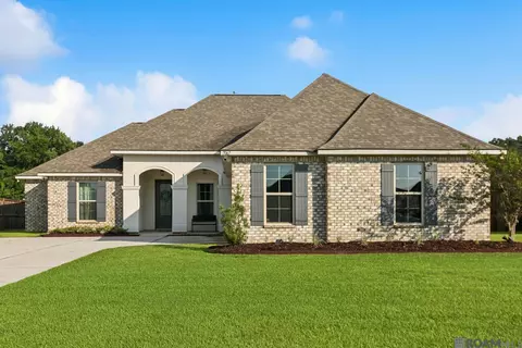 7067 Panama Canal Dr, Gonzales, LA 70737