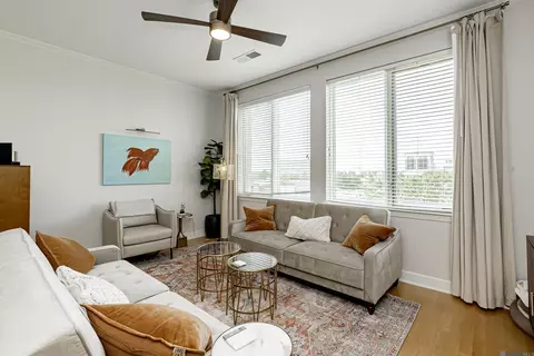 7707 Bluebonnet Blvd # 323, Baton Rouge, LA 70810