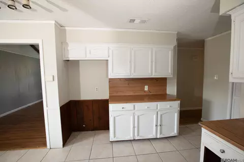 Kitchen - 607 Maureen Dr, Baker, LA 70714 photo 2 of 2