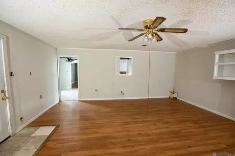 Living - 607 Maureen Dr, Baker, LA 70714 photo 4 of 5