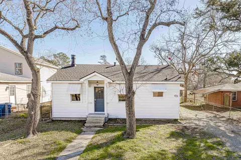 224 Eighth St, Port Allen, LA 70767
