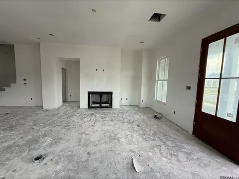 Living - 2543 Ebb Ave, Baton Rouge, LA 70810 photo 1 of 2