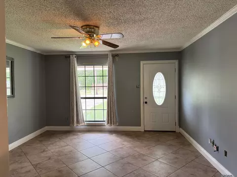 Living - 26806 Pen Dr, Walker, LA 70785 photo 1 of 1