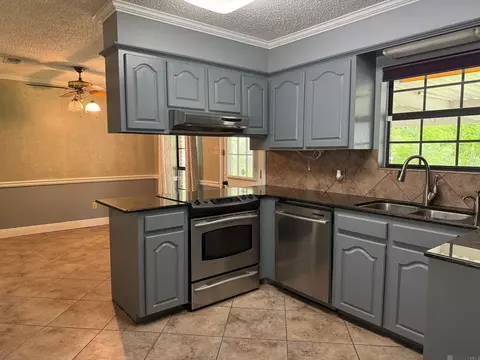Kitchen - 26806 Pen Dr, Walker, LA 70785 photo 2 of 2