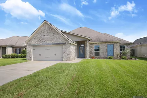 14993 Canyon Hill Dr, Walker, LA 70785