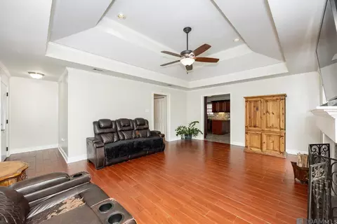 Living - 12900 Heather Dr, Walker, LA 70785 photo 2 of 3