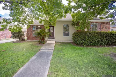 2545 Fairgate Dr, Baton Rouge, LA 70816