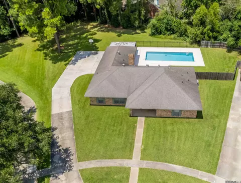 10709 Waverland Dr, Baton Rouge, LA 70815