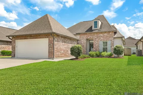 10354 Fountain Ln, Denham Springs, LA 70726