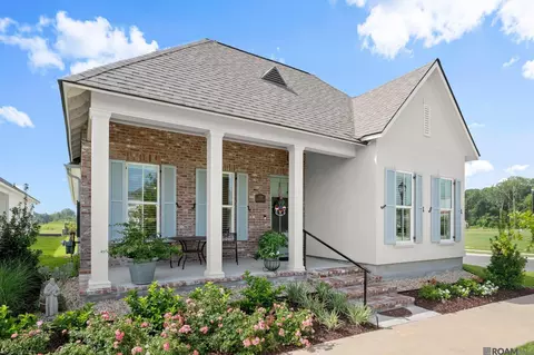 1304 Market Square Rd, Zachary, LA 70791