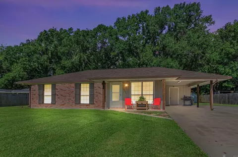 12477 Camelia Rd, Saint Amant, LA 70774