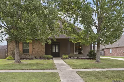 6137 Woodbend Dr, Zachary, LA 70791
