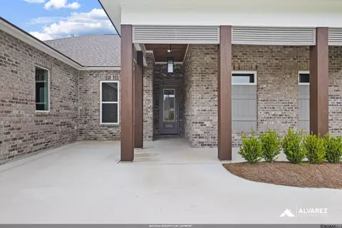 9921 Oak Colony Dr, Baton Rouge, LA 70817