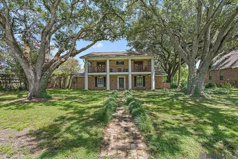 1456 Lakeridge Dr, Baton Rouge, LA 70802