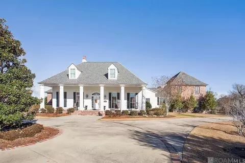 2555 N Turnberry Ave, Zachary, LA 70791