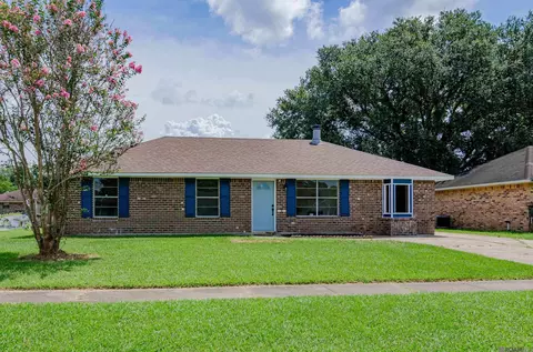 6040 Lanier Dr, Baton Rouge, LA 70812