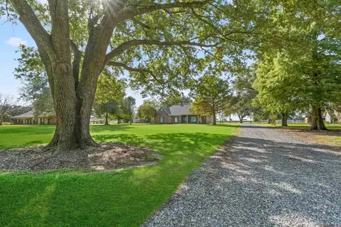 276 Maringouin Rd E, Maringouin, LA 70757