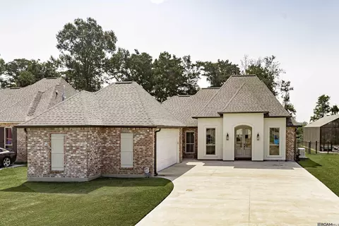 4780 Pointe Prospect Dr, Oscar, LA 70762