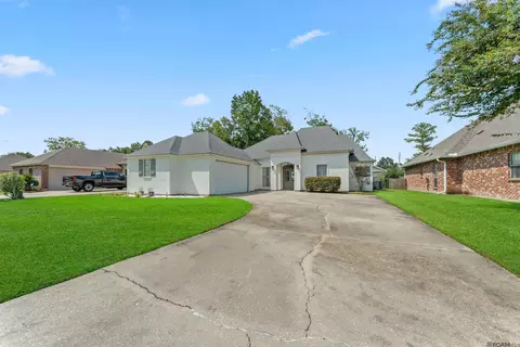 40460 Misty Oak Ct, Prairieville, LA 70769