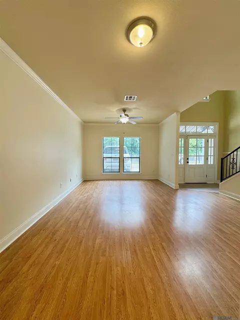 24345 Chateau De Chene Blvd # 15, Walker, LA 70785