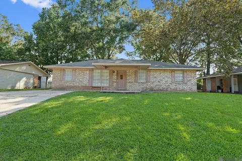 2608 Boxwood Dr, Baker, LA 70714