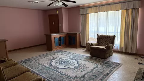 Living - 15709 Denham Rd, Pride, LA 70770 photo 2 of 5