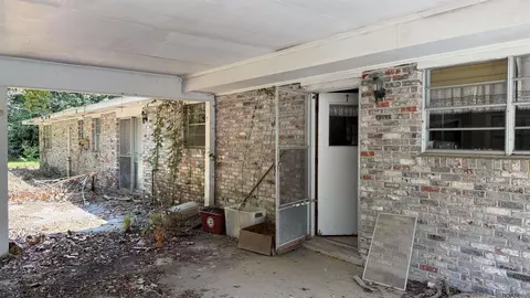 Exterior - 15709 Denham Rd, Pride, LA 70770 photo 3 of 6