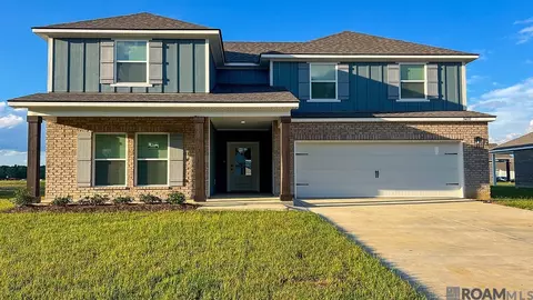 3431 Chien St, Zachary, LA 70791