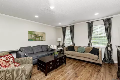 4735 Government St # 216, Baton Rouge, LA 70806