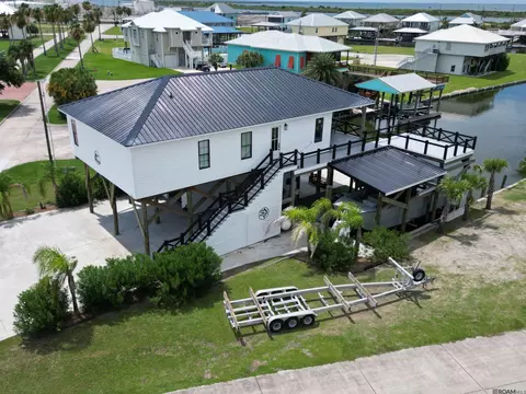 3001 Rebecca Ln, Grand Isle, LA 70358