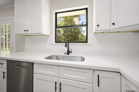 Kitchen - 13900 Milton Ln, Walker, LA 70785 photo 2 of 2