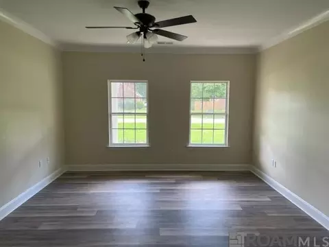 Living - 27499 Tall Oaks Dr, Walker, LA 70785 photo 1 of 2