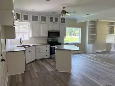 Kitchen - 27499 Tall Oaks Dr, Walker, LA 70785 photo 3 of 3