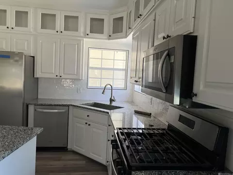 Kitchen - 27499 Tall Oaks Dr, Walker, LA 70785 photo 2 of 3
