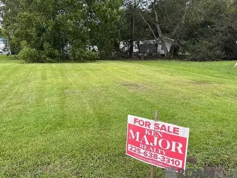 18 Cypress St, New Roads, LA 70760