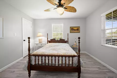 Bedroom - 32027 Pats Ln, Springfield, LA 70462 photo 3 of 3