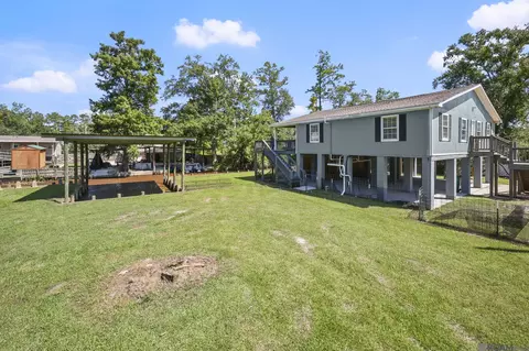 Exterior - 32027 Pats Ln, Springfield, LA 70462 photo 1 of 3