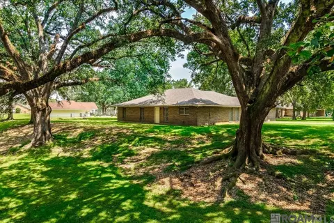 16160 Bluff Rd, Prairieville, LA 70769