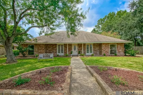 5810 Parkforest Dr, Baton Rouge, LA 70816