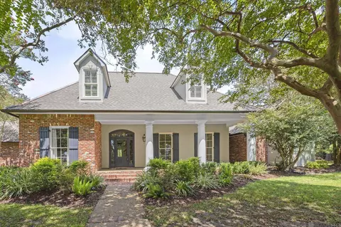 2524 Laurel Lakes Ave, Baton Rouge, LA 70820