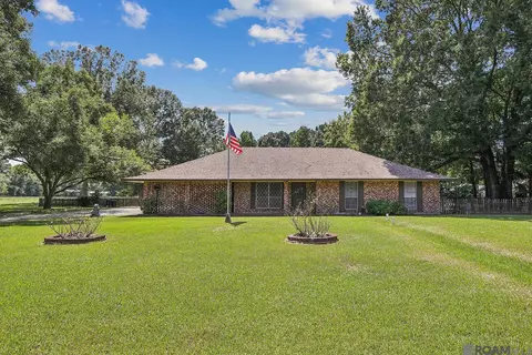 2705 Meadowood Dr, Slaughter, LA 70777