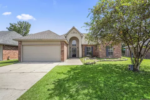 10040 Park Ridge Dr, Denham Springs, LA 70706