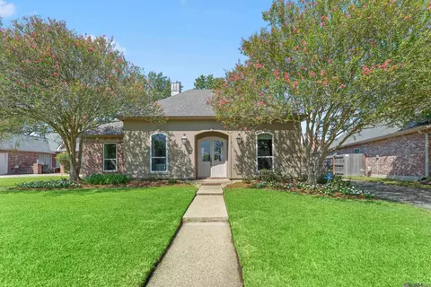10626 Hollybrook Dr, Baton Rouge, LA 70809
