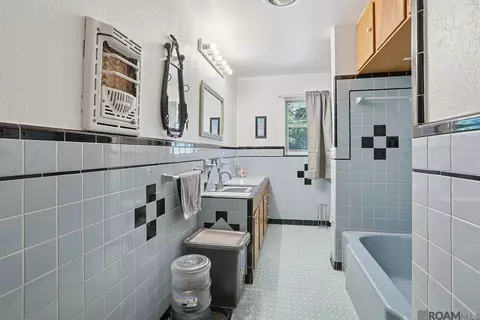 Bath - 4618 Cooper Ln, Jackson, LA 70748 photo 1 of 2