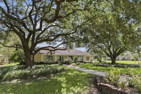8945 Round Oak Dr, Baton Rouge, LA 70817