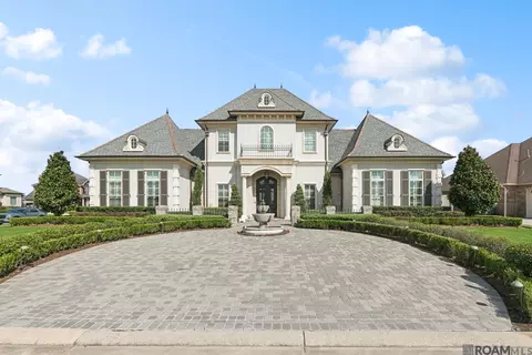 101 Ginger Ct, Belle Chasse, LA 70037