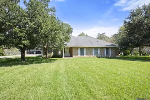 405 N College St E, Denham Springs, LA 70726